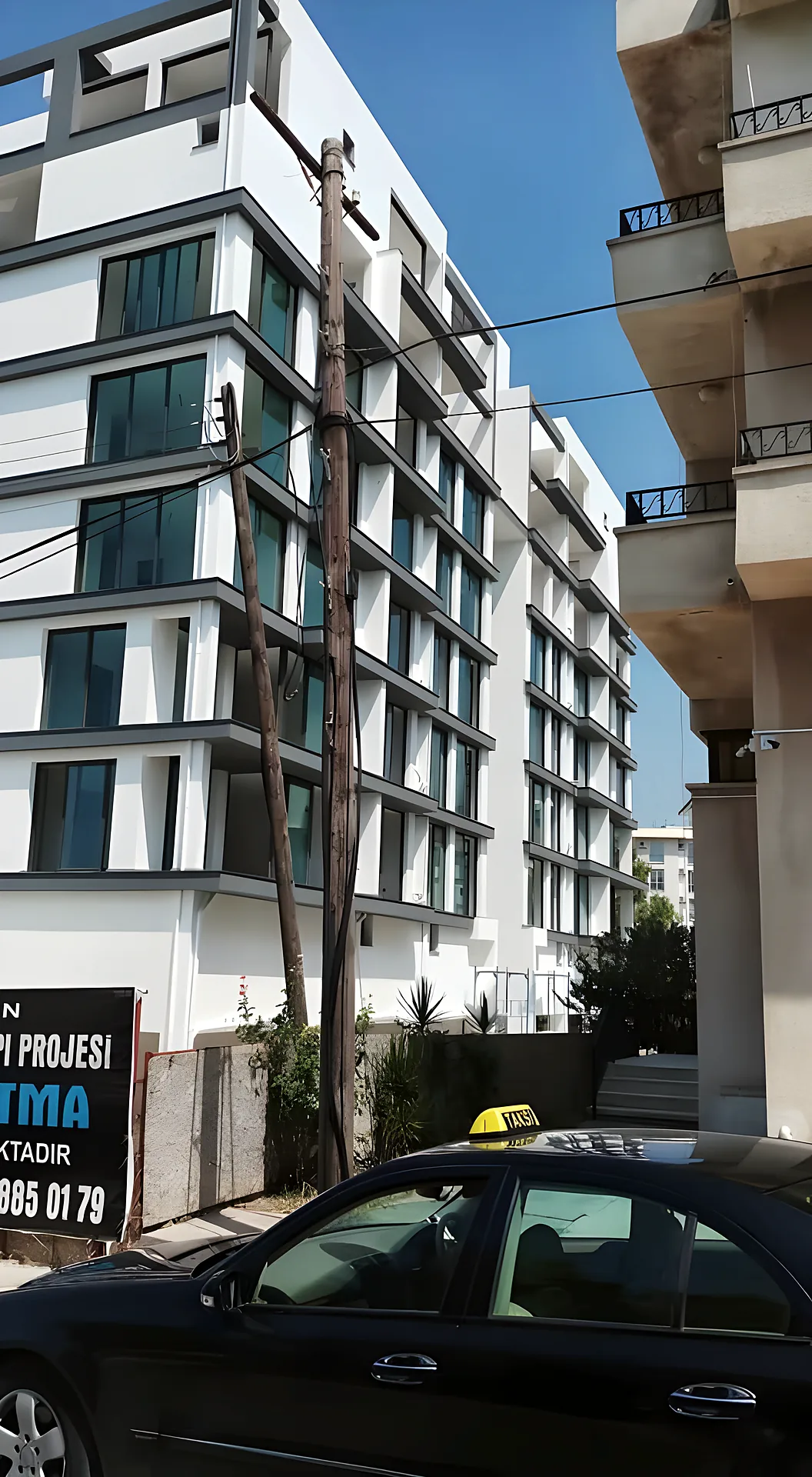 Çeliker Apartmanı, side elevation